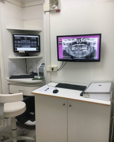 Sala controllo radiografie endorali, panoramiche e CBCT/TAC).